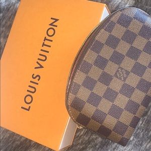 Louis Vuitton Cosmetic Pouch in Damier Ebene